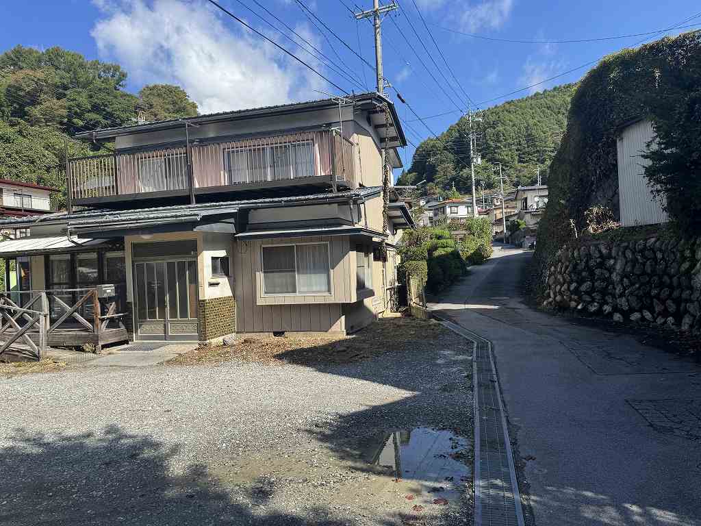 1960s wood house, 11-min walk to station, Nagano