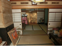 1960s wood house on a large plot in Niigata
