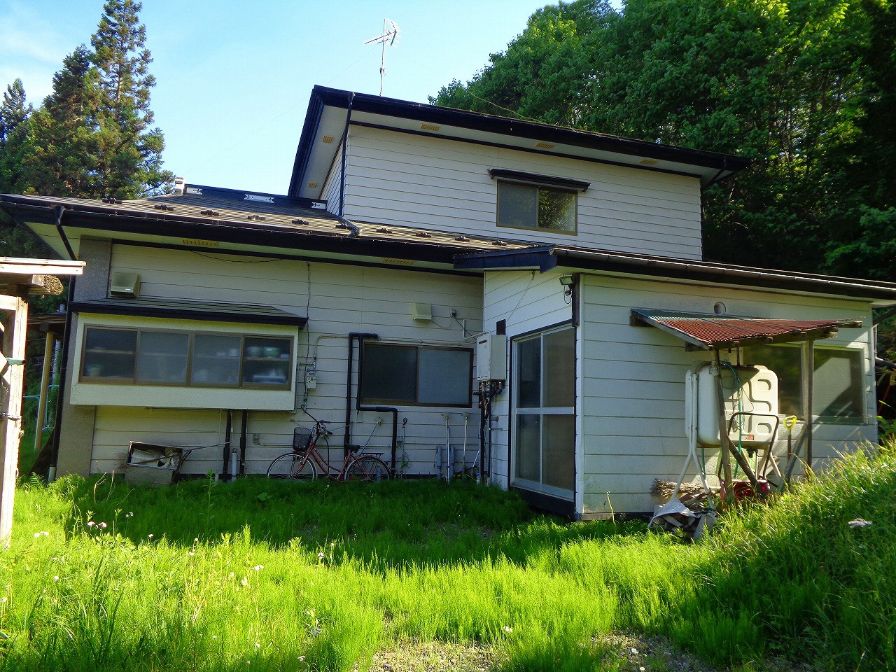 1990s wood house, 9-min walk to station, Iwate