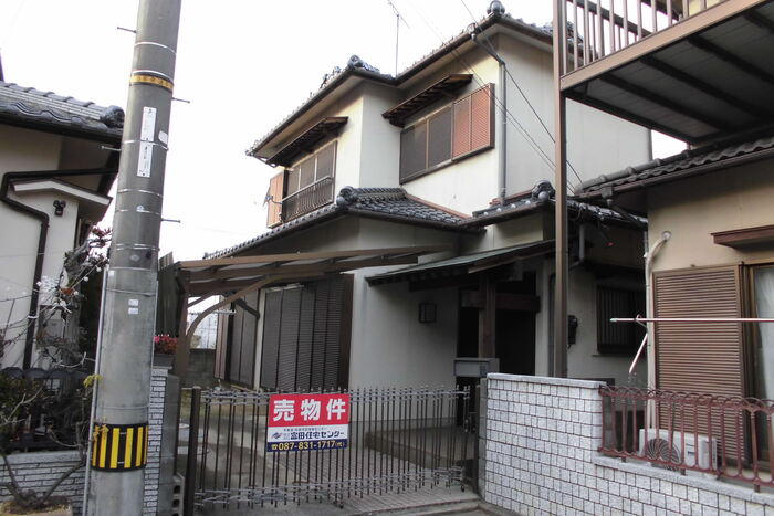 1990s wood house, 3-min walk to station, Kagawa