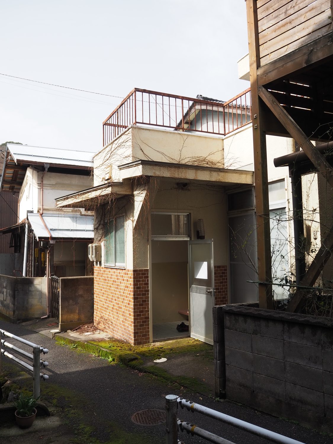 1970s concrete house in Hyogo