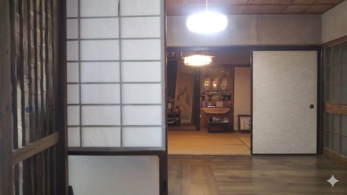Wood house with storehouses in Kamiurushihara, Maizuru