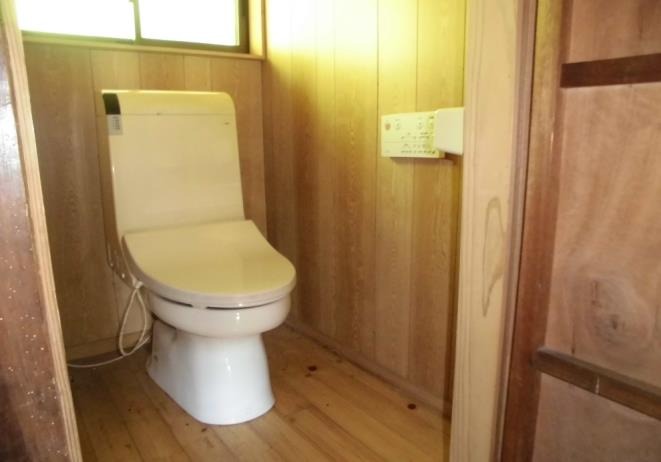 1970s wood house in Kamiokawachi, Izumi