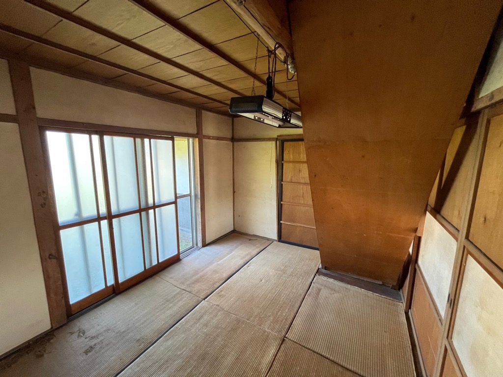 1950s wood house on a large plot in Nagano