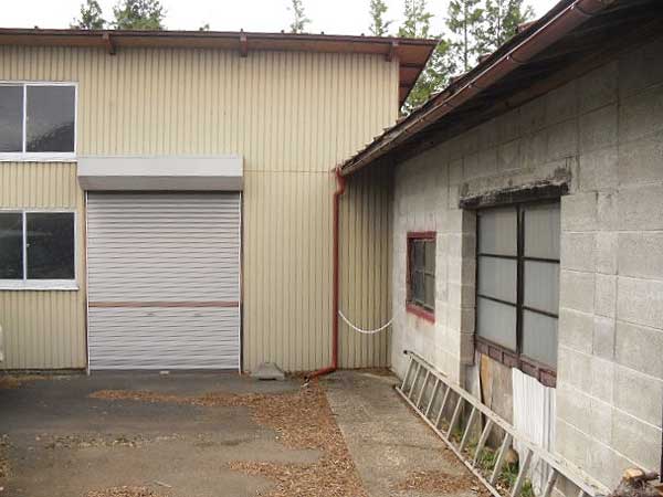 1970s wood house on a large plot in Iwate