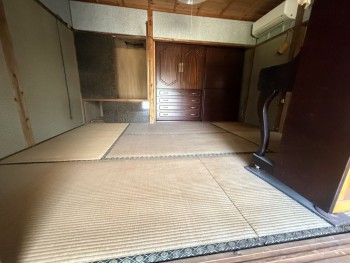 1960s wood house with outbuildings in Minamisatsuma, Kagoshima