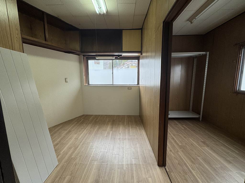 1970s wood house, 11-min walk to station, Nagano
