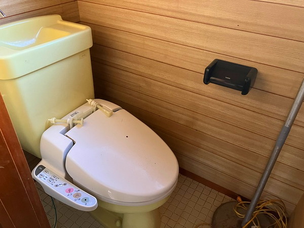 1980s wood house, 5-min walk to station, Shizuoka