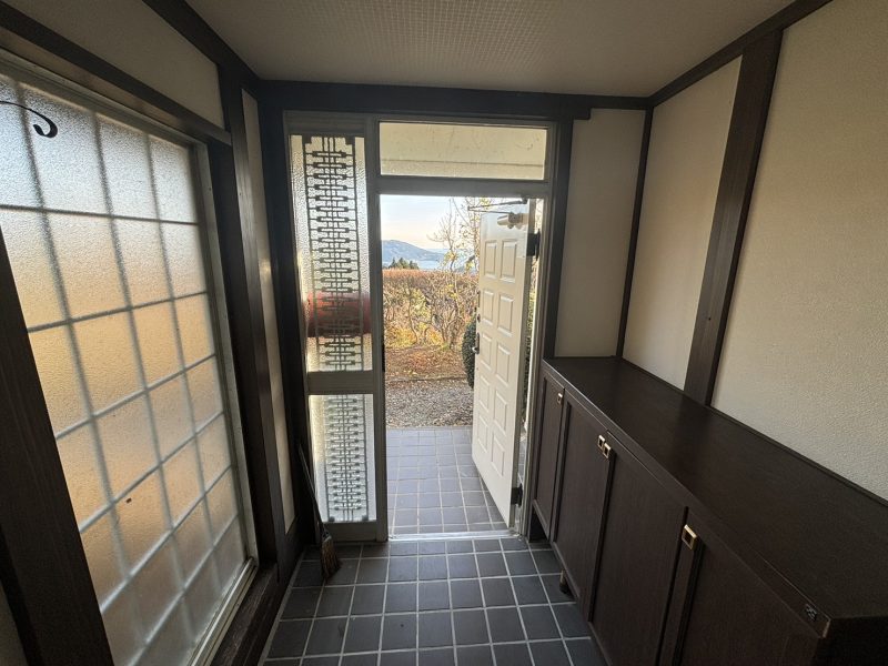 1980s wood house on a large plot in Iwate