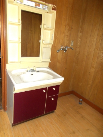 1980s wood house on a large plot in Hyogo