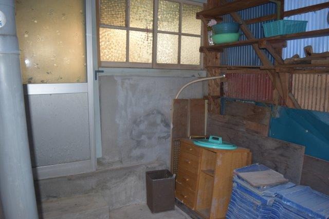 1960s wood house in Kochi