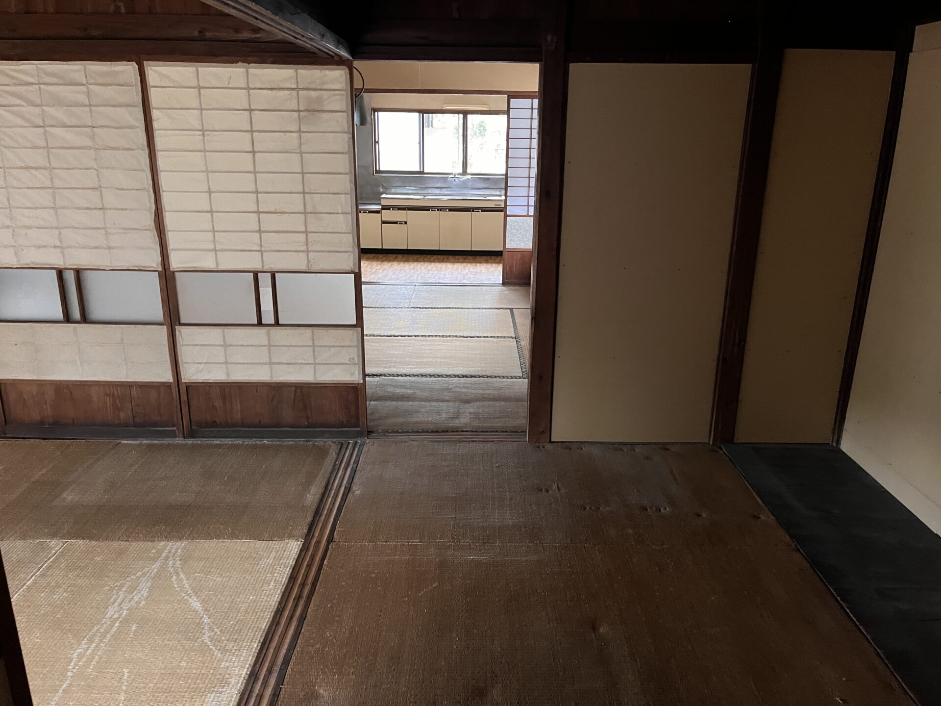 1950s wood house on a large plot in Shizuoka