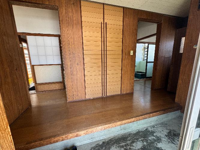 1970s wood house, 6-min walk to station, Tokamachi, Niigata