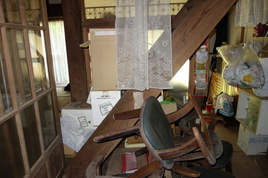 1950s wood house on a large plot in Nagasaki