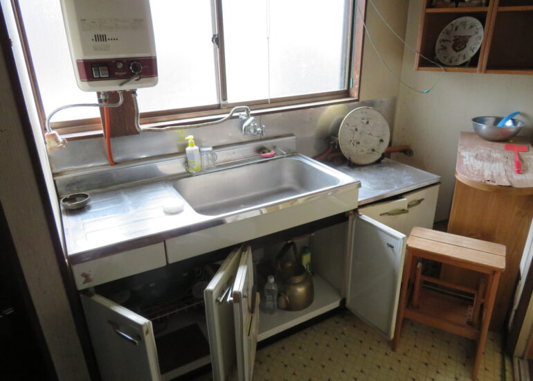 1970s wood house in Matsusaka Kahada