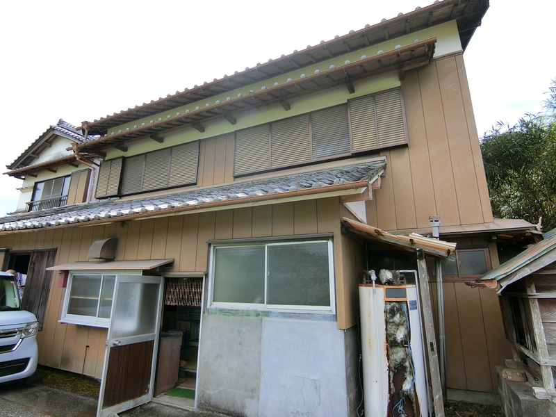 1960s wood house in Kochi