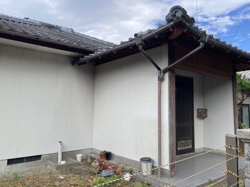 1980s wood house, 17-min walk to station, Nishime, Akune
