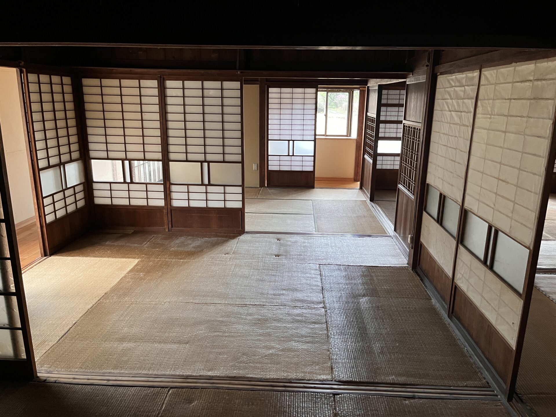 1950s wood house on a large plot in Shizuoka