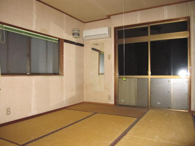 1970s wood house, 15-min walk to station, Satsumasendai