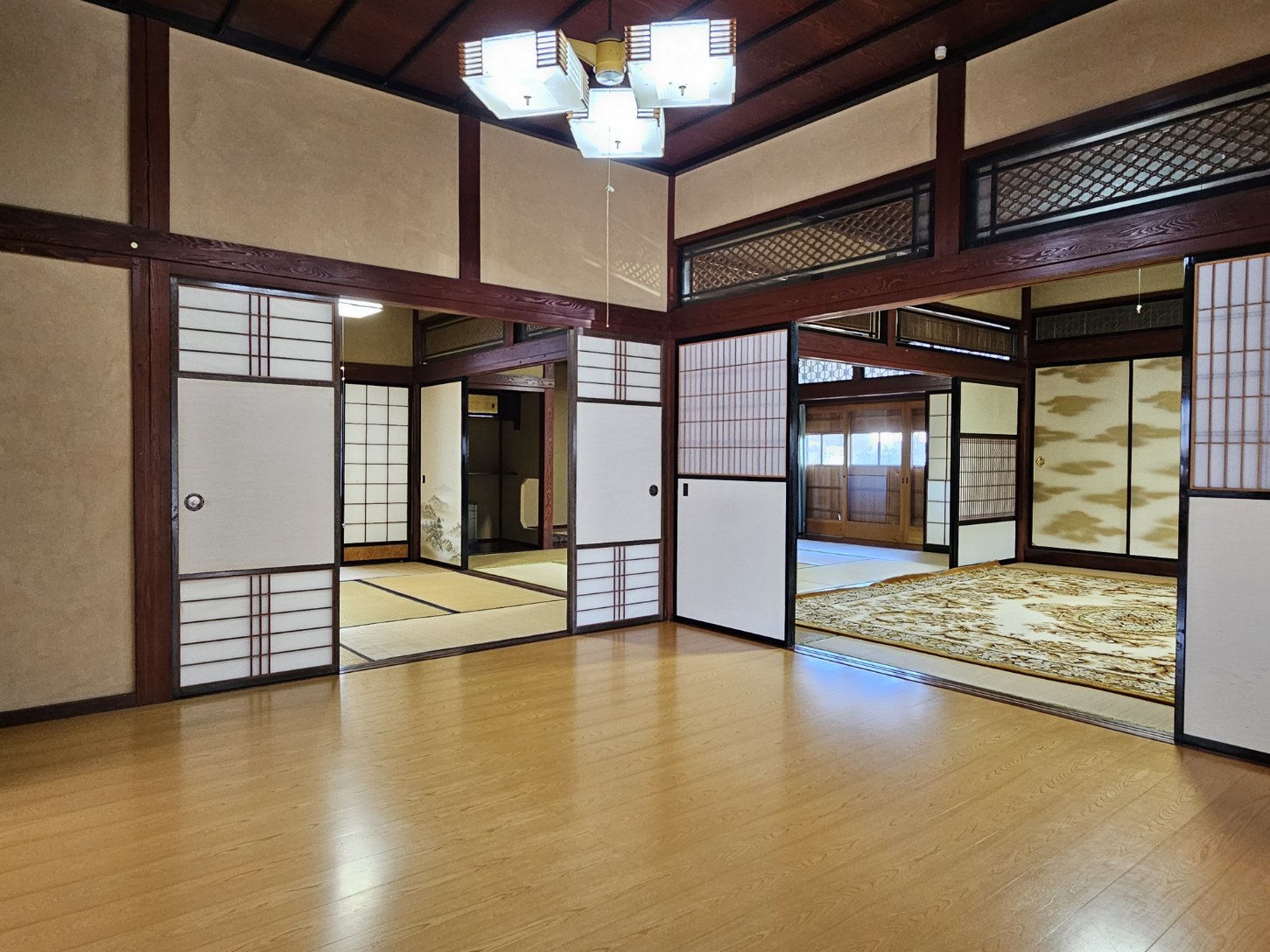 1950s wood house, 18-min walk to station, Fukui