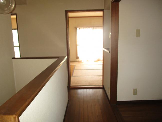 1980s concrete house, 20-min walk to station, Okayama