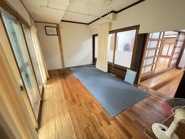 1930s wood house on a large plot in Tottori