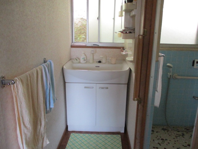1970s wood house in Higashiichiki, Hioki, farmland, approval needed