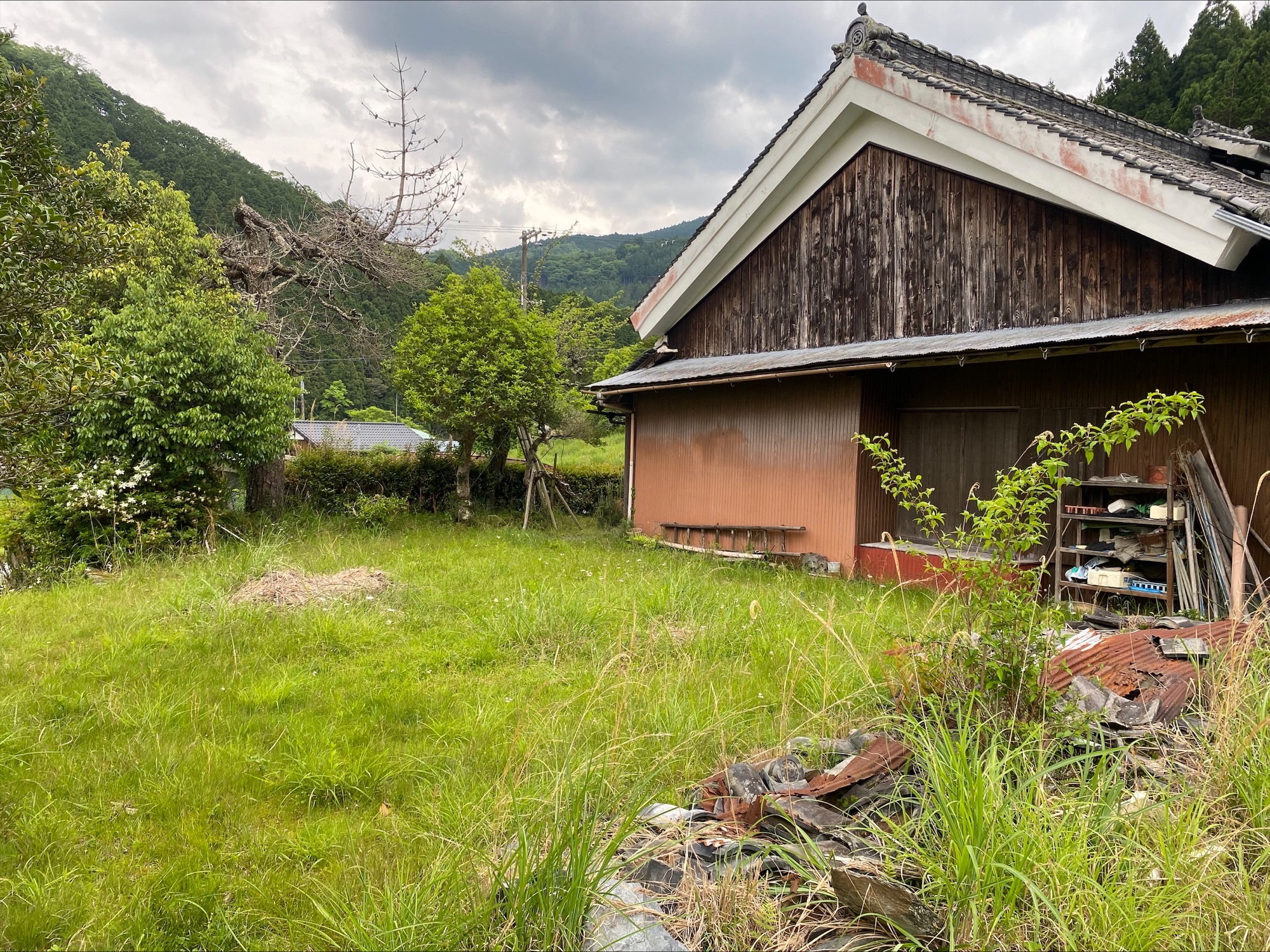 No. 26 - Wooden Single-Story 7-Room House