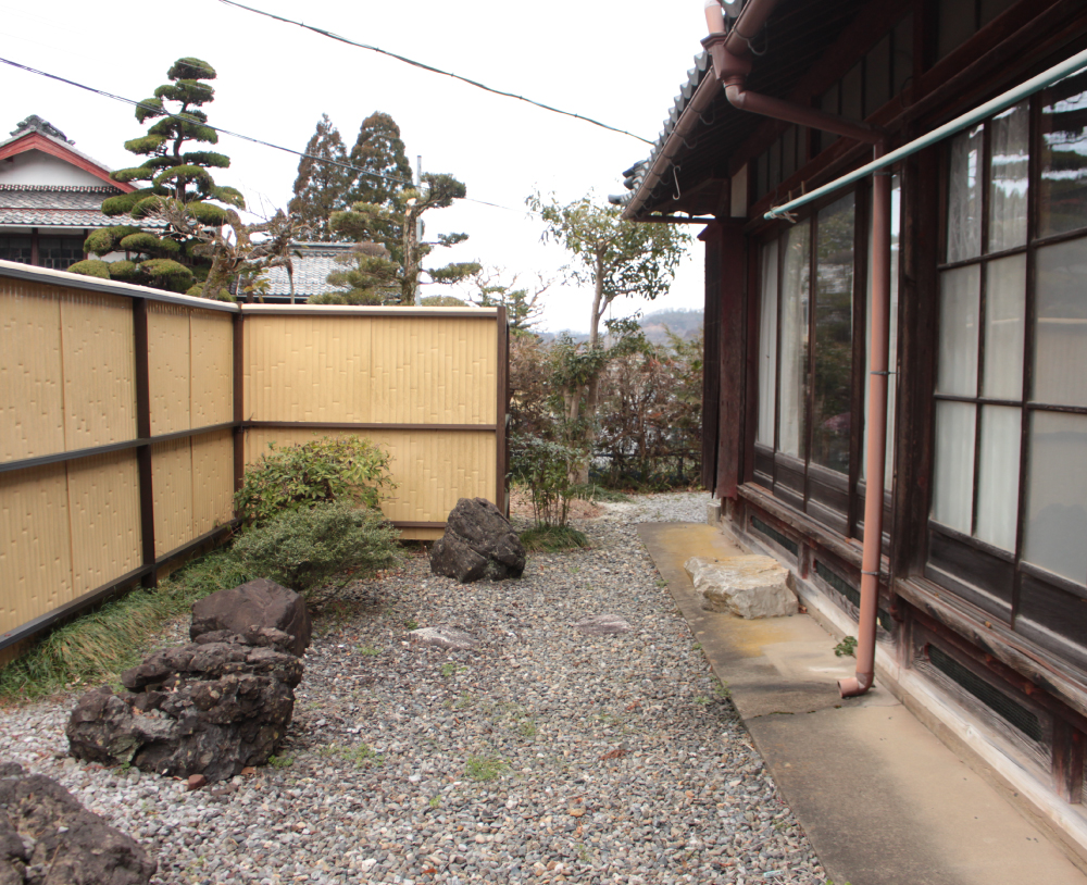 House, 4-min walk to station, Shiga