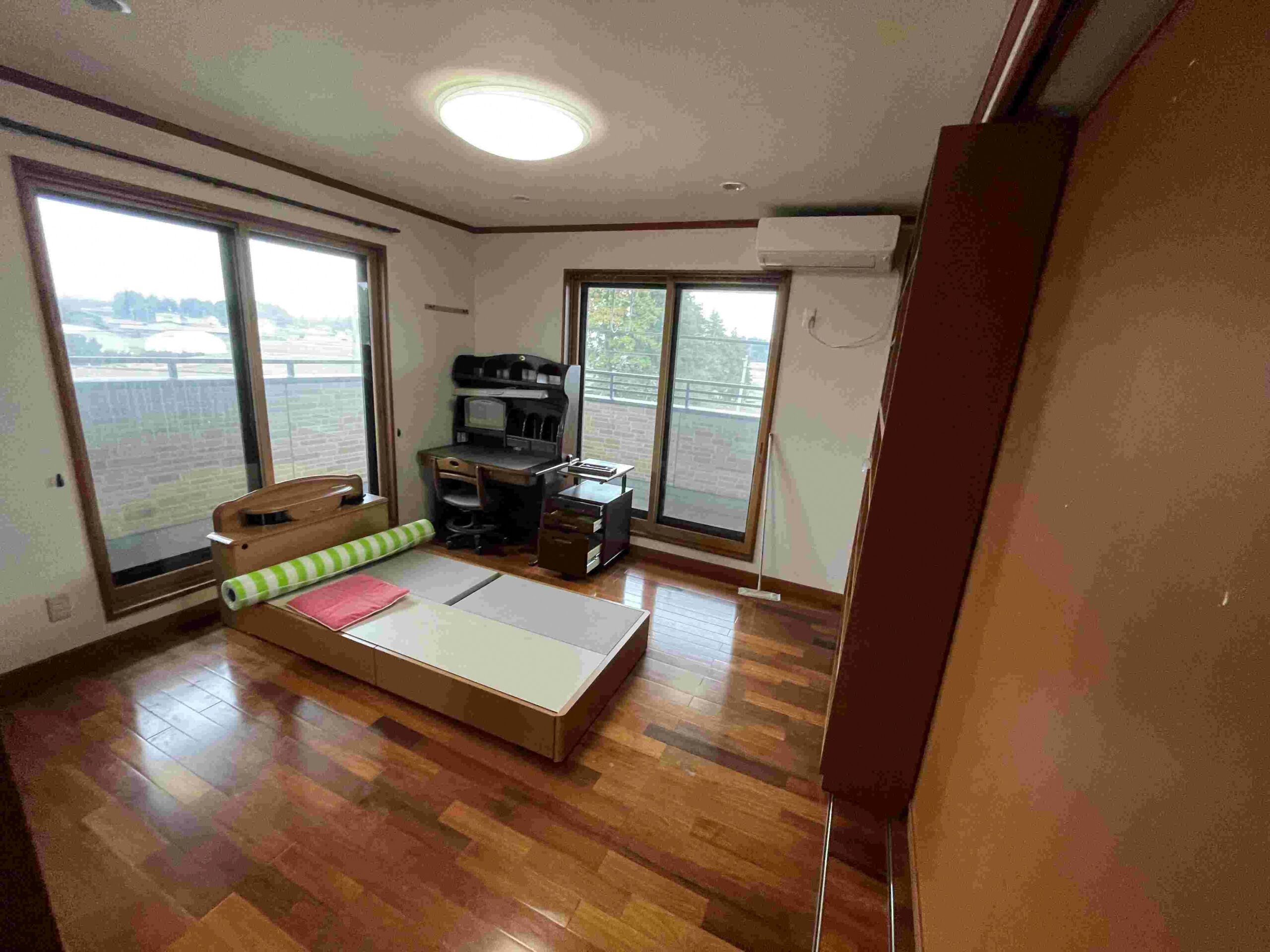 2000s wood house on a large plot in Kitakami
