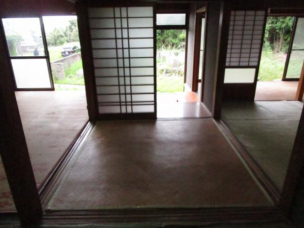 1860s wood house on a large plot in Oita