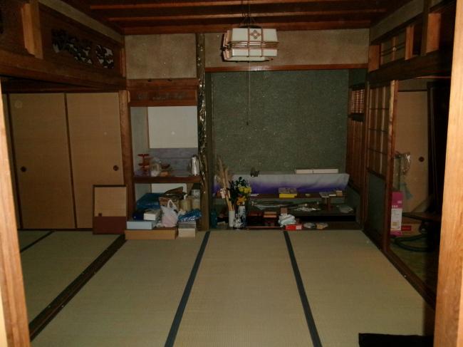 1970s wood house on a large plot in Okayama