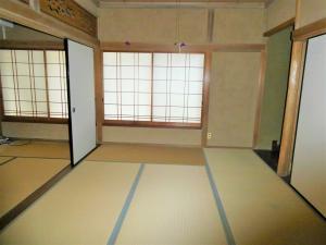 1970s wood house, 8-min walk to station, Shimane