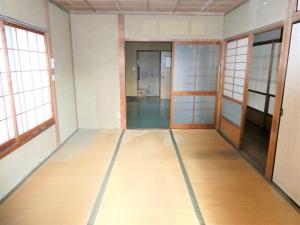 1960s wood house, 8-min walk to station, Shimane