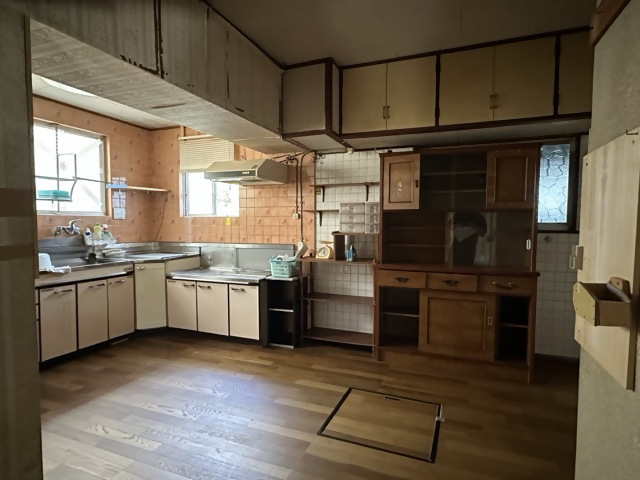 Concrete house near the coast in Ei, Minamikyushu