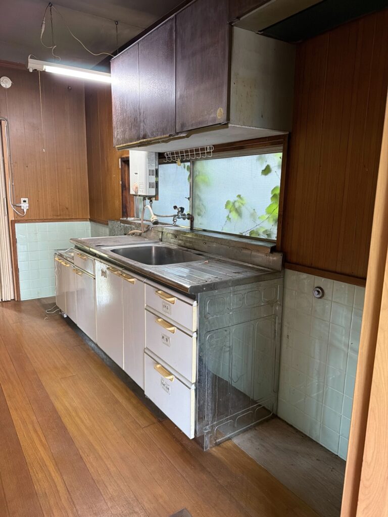 1970s wood house, 19-min walk to station, Mineyama, Kyotango