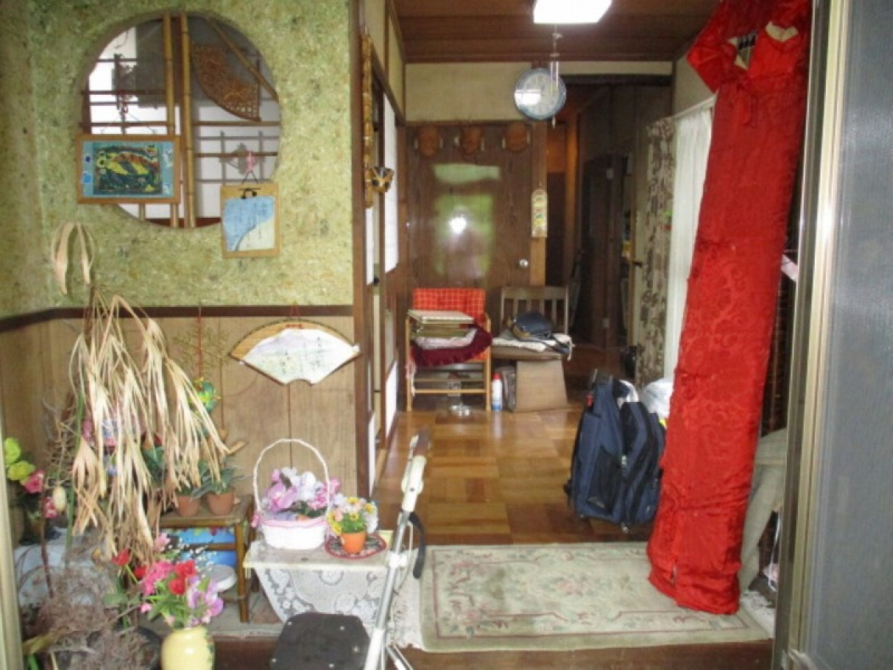 1960s wood house on a large plot in Tochigi