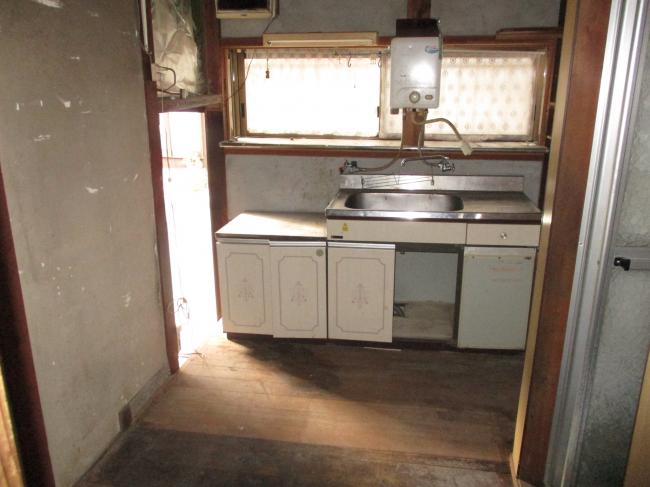 1950s wood house, 15-min walk to station, Okayama