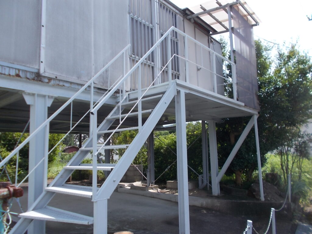 1970s steel-frame house, 18-min walk to station, Shiga