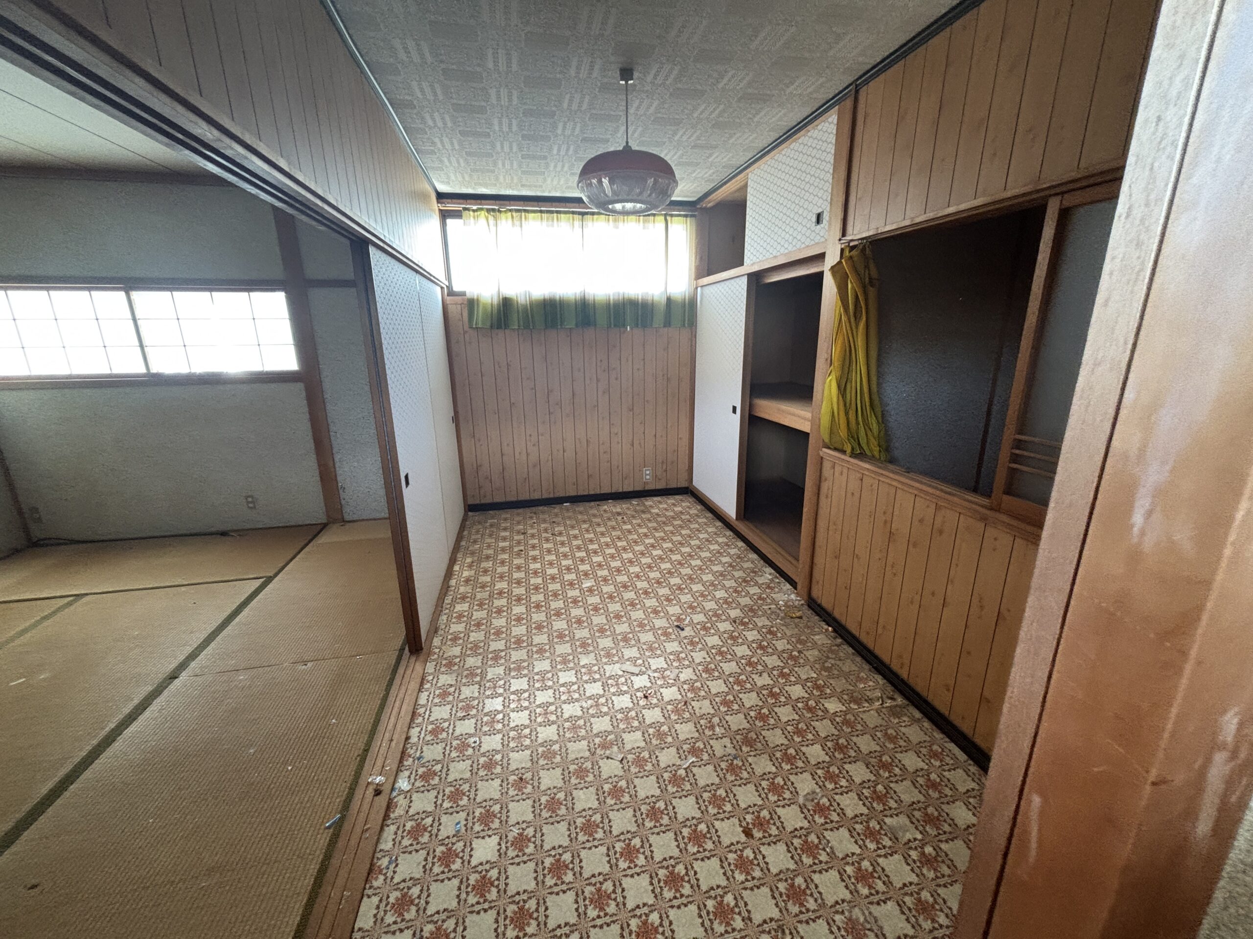 1980s wood house, 19-min walk to station, Fukui