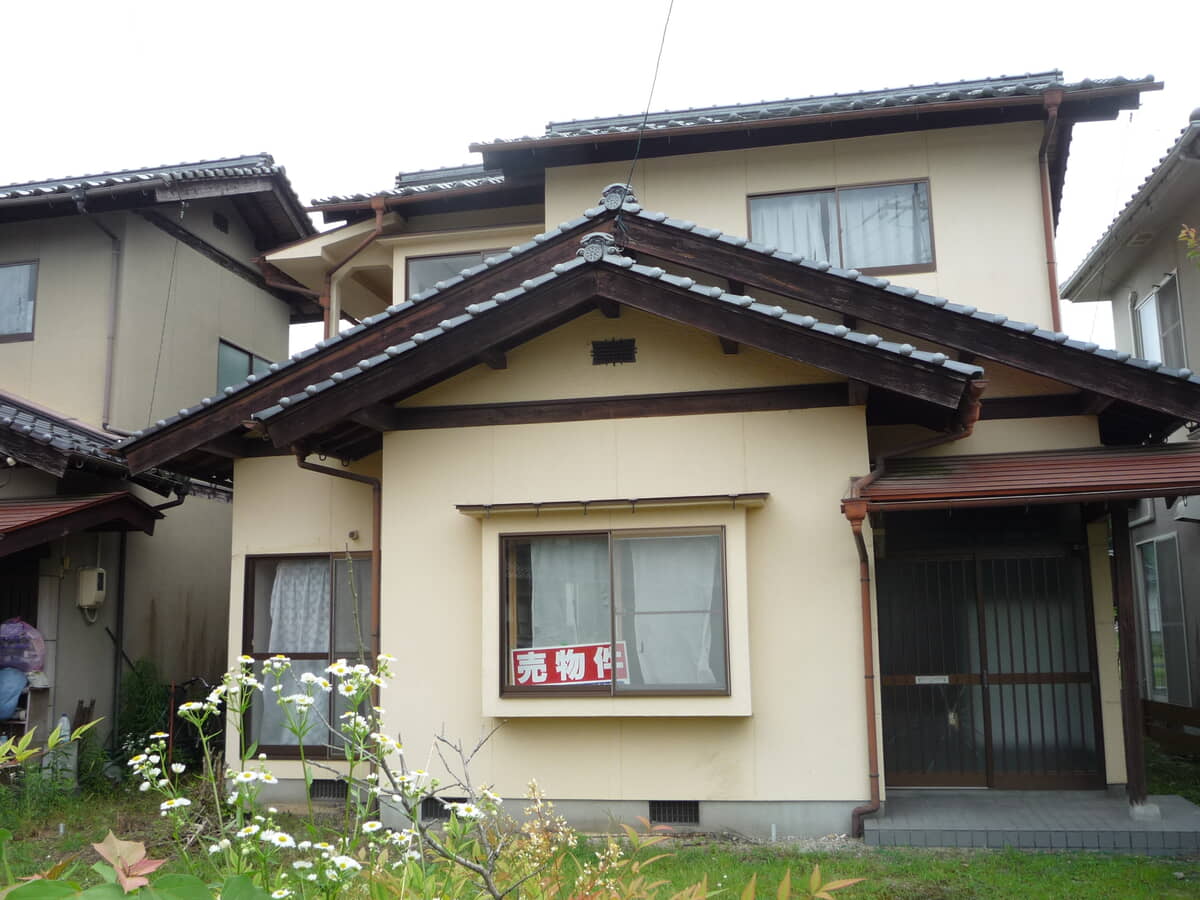 1990s wood house in Hiroshima