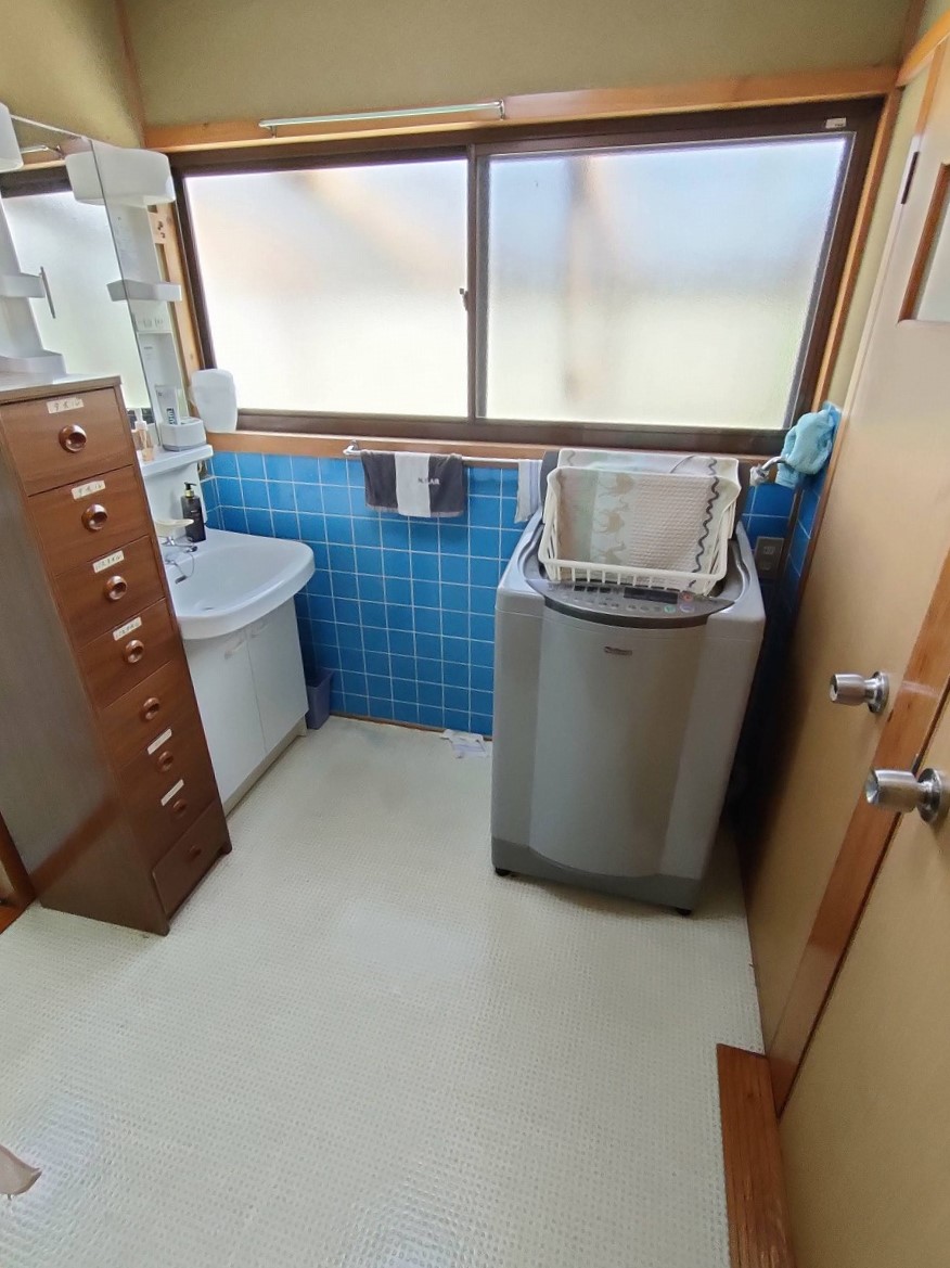 [Price Reduction] Ainan Town Nakanoura, House for Sale, 5DK, 4.8M yen, Spacious, well-maintained Japanese house with multiple rooms 6+ tatami; IH system kitchen; registered in municipal Akiya Bank