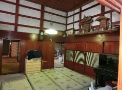 1920s wood house on a large plot in Niigata