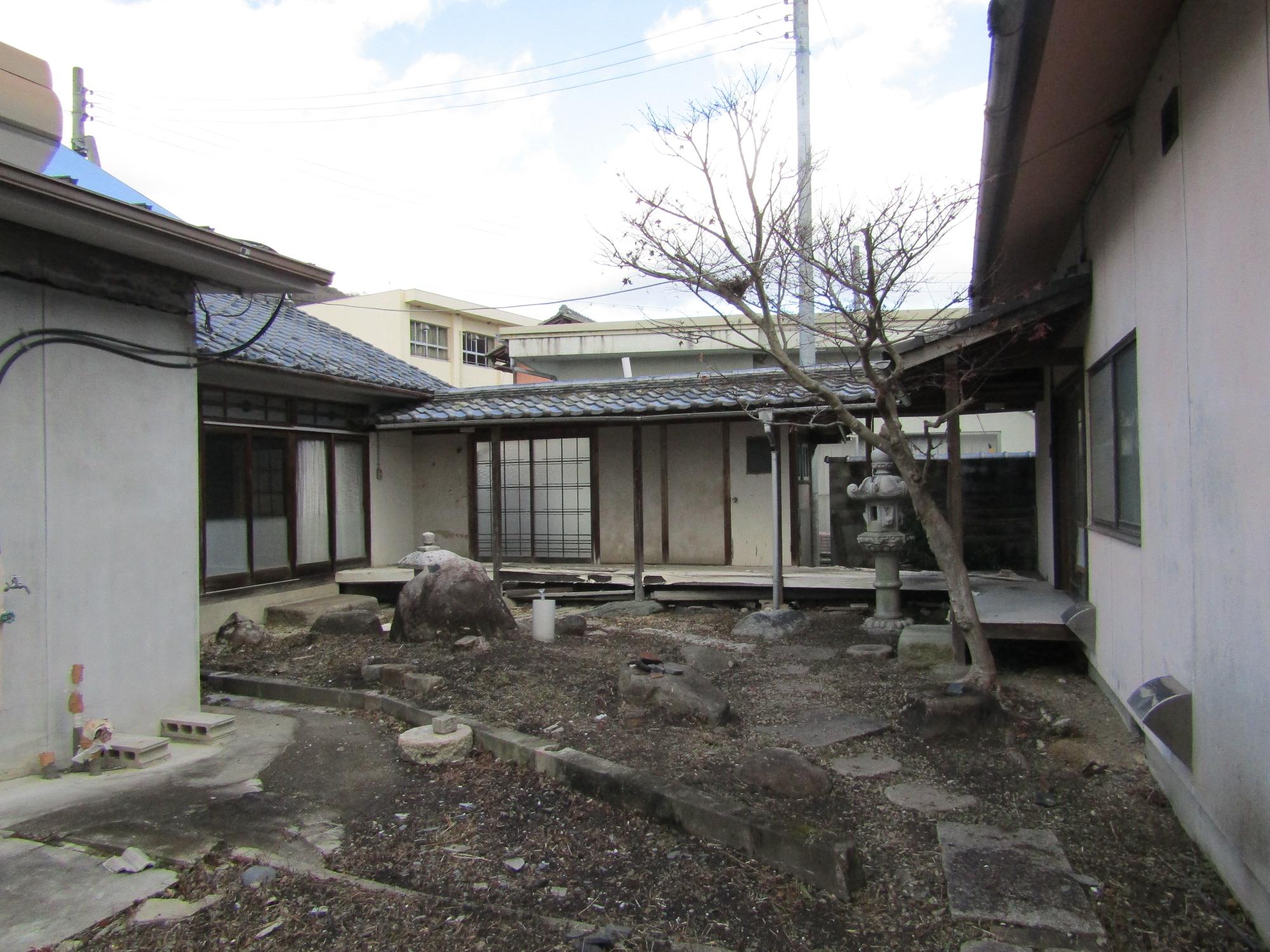Under Negotiation: A-120 Property near elementary school in town center