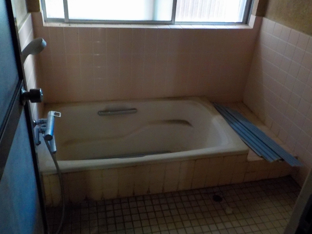 1970s house, 10-min walk to station, Tottori