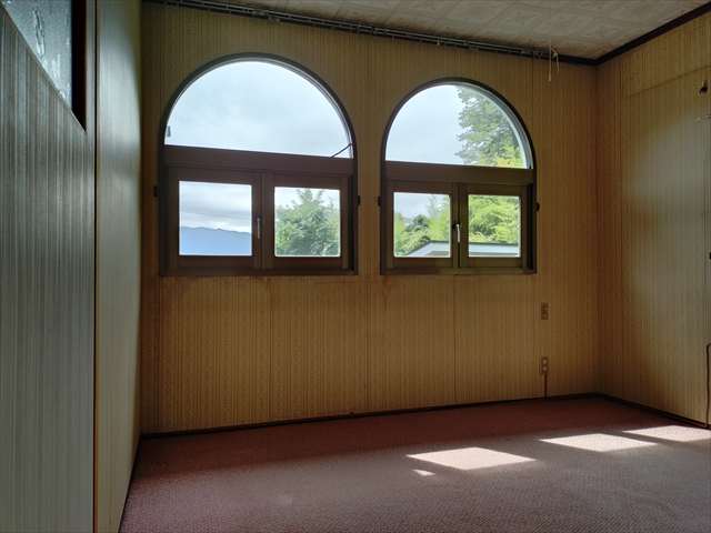 1970s wood house, 10-min walk to station, Nagano