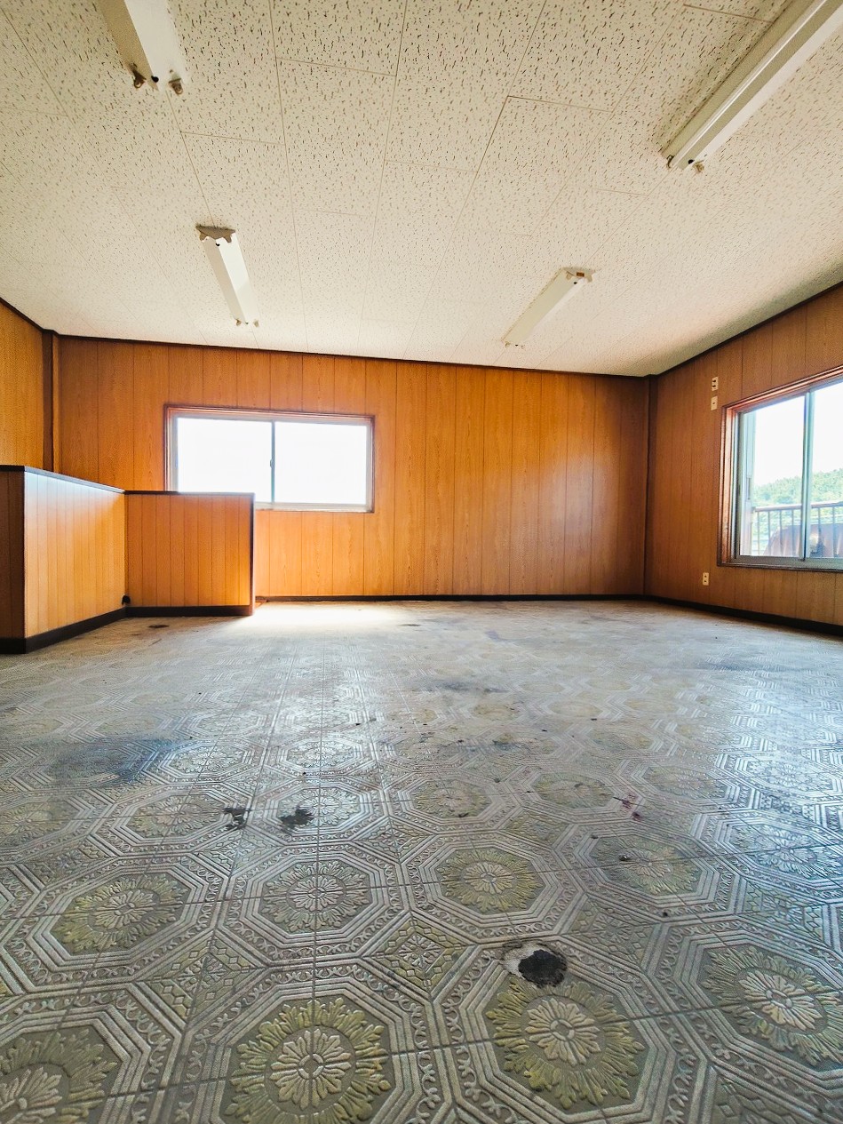 1970s steel-frame house in Ehime