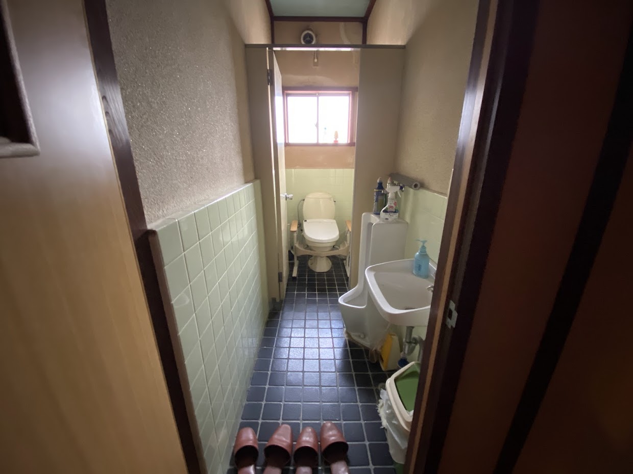 1940s wood house on a large plot in Toyama