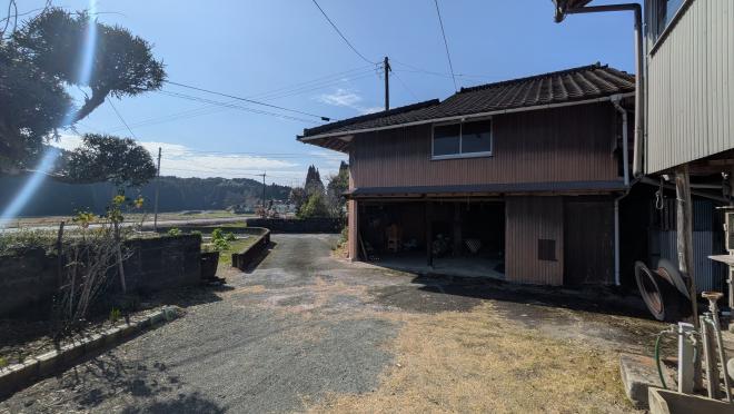 1960s wood house on a large plot in Hioki, Kagoshima