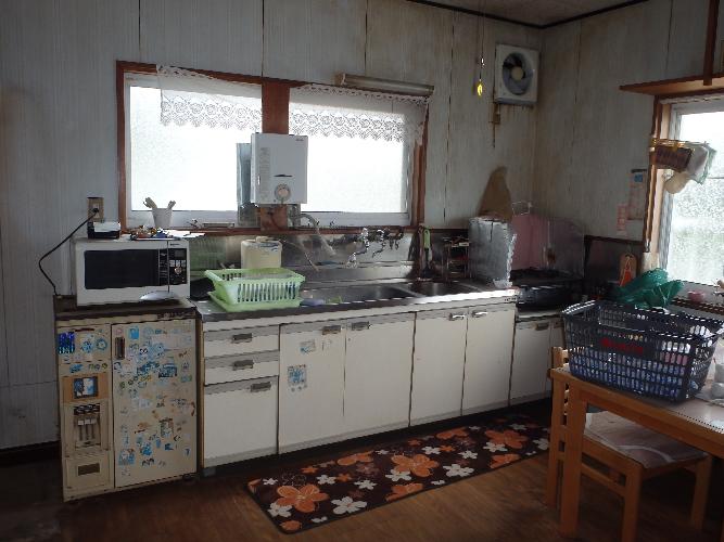 1980s wood house on a large plot in Kagawa